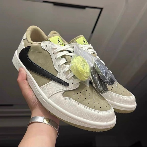 Travis Scott Women's Shoes in Olive and White - Picture 1 of 9